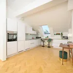 Vienna Rooftop Haven 120M, 3Br, Terrace, City Views!