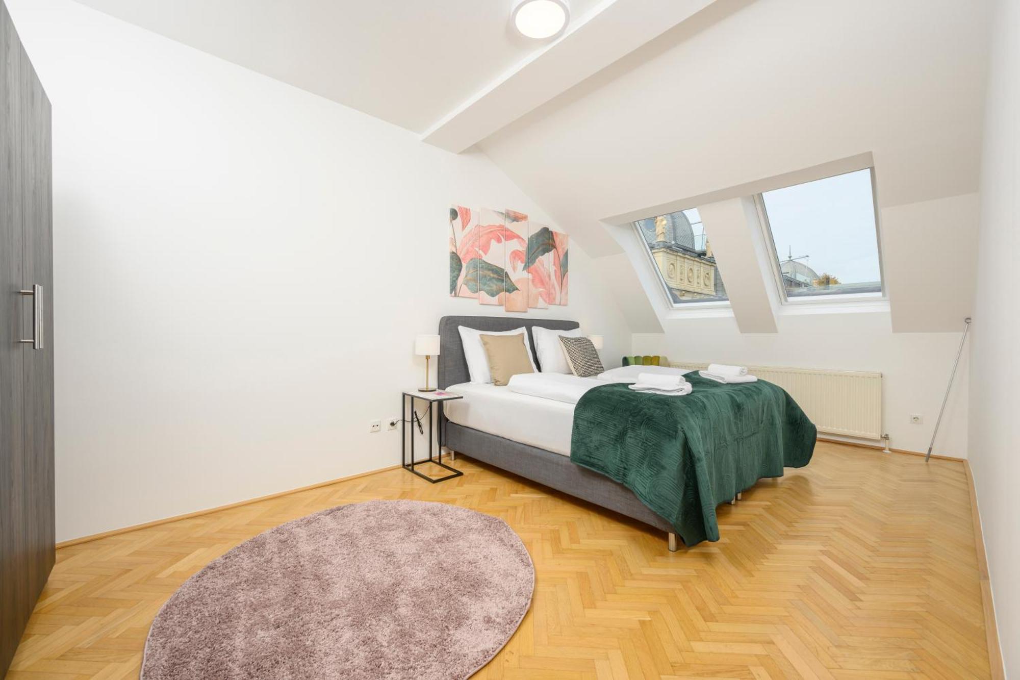 Rooftop Haven 120m, 3br, Terrace, Views! Apartment Vienna