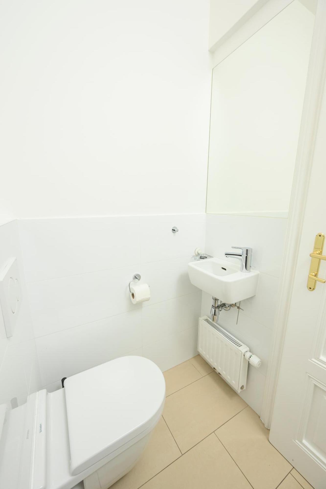 Rooftop Haven 120m, 3br, Terrace, Views! Vienna